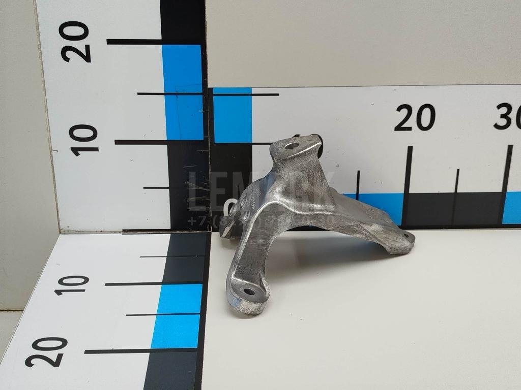 Кронштейн двигателя правый