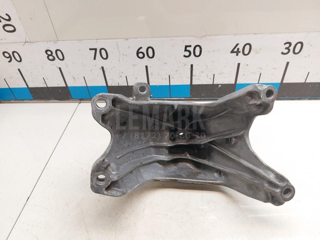 Кронштейн двигателя правый