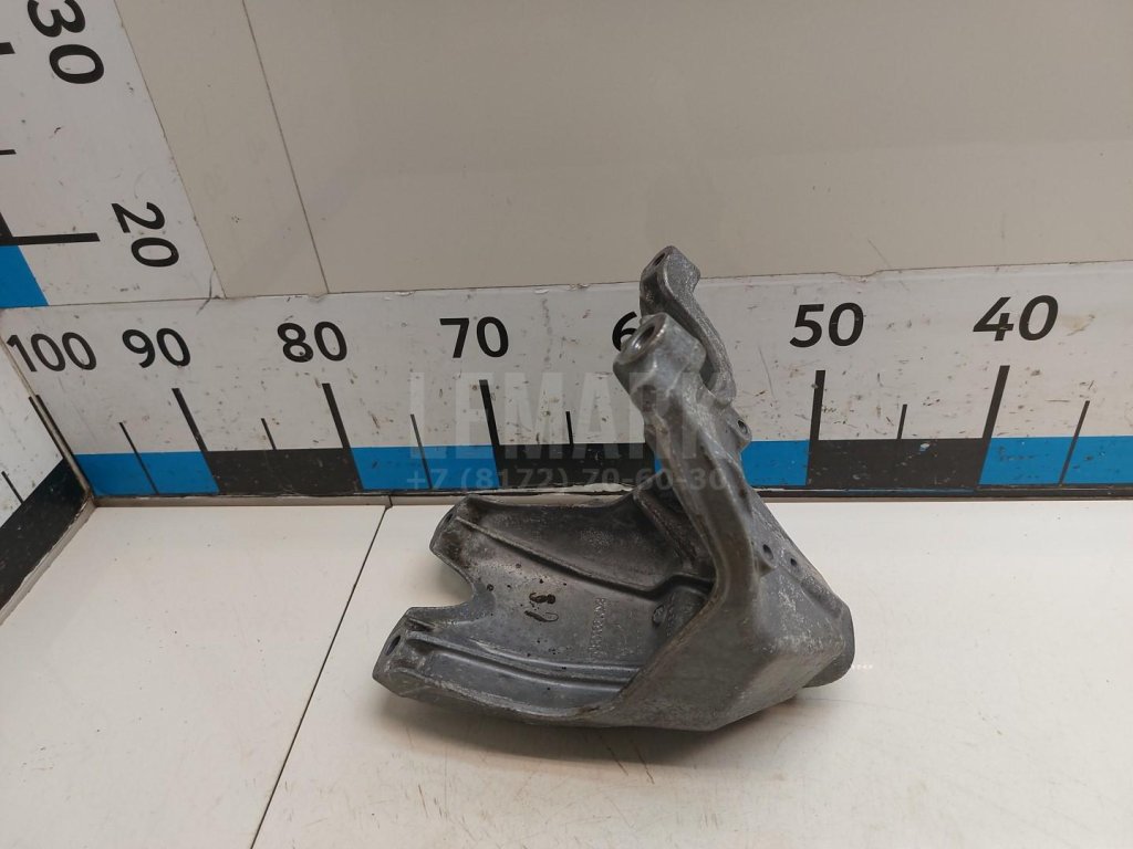 Кронштейн двигателя правый