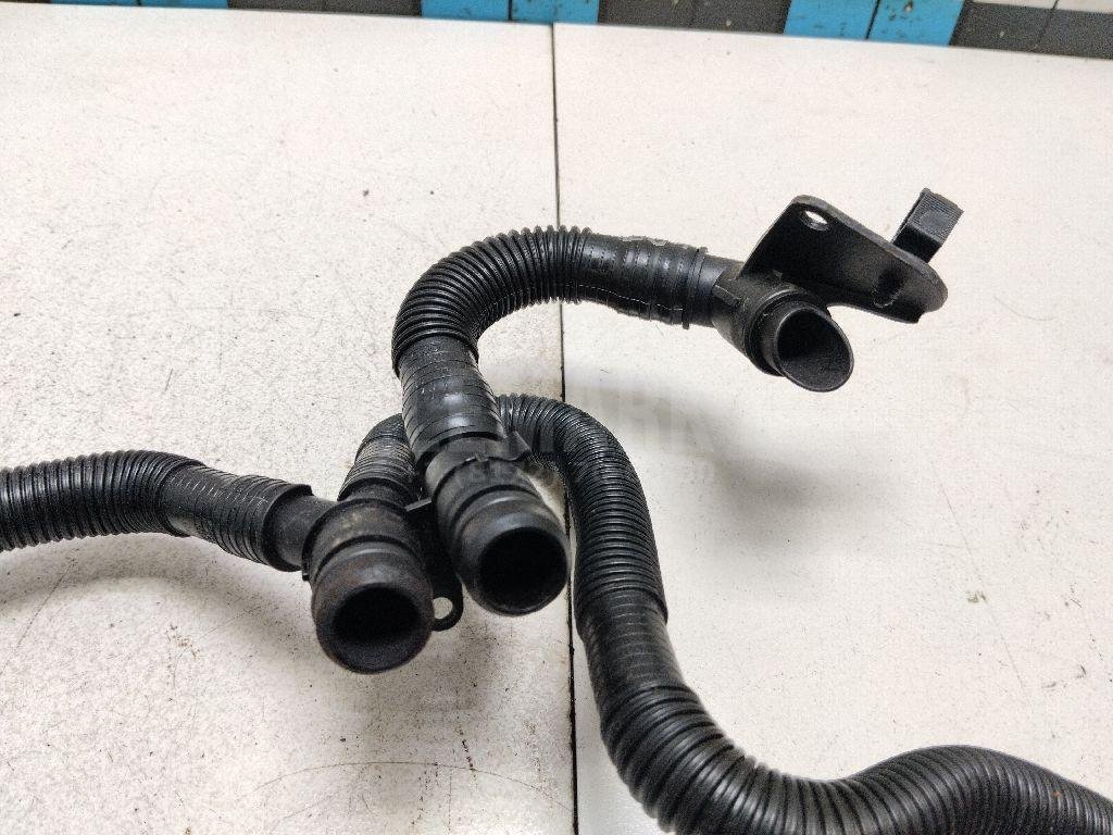 Шланг вентиляции картер. газов для  Audi 80/90 [B4] 1991-1995