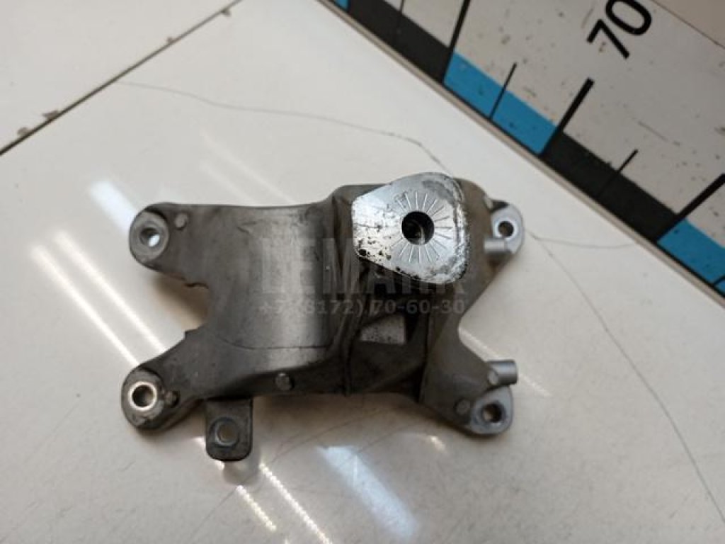 Кронштейн двигателя правый