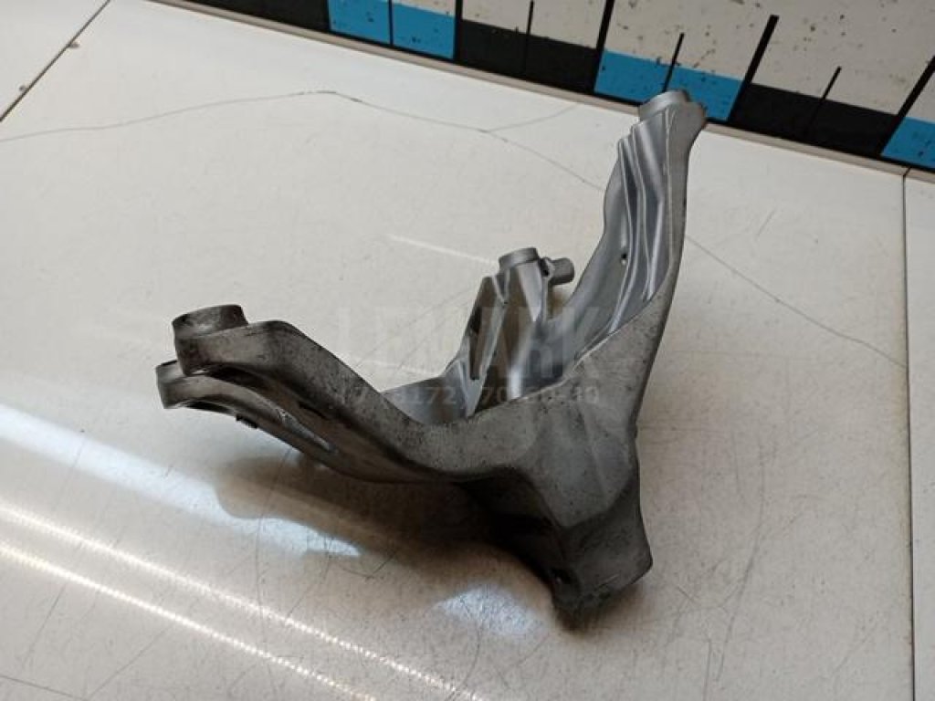 Кронштейн двигателя правый