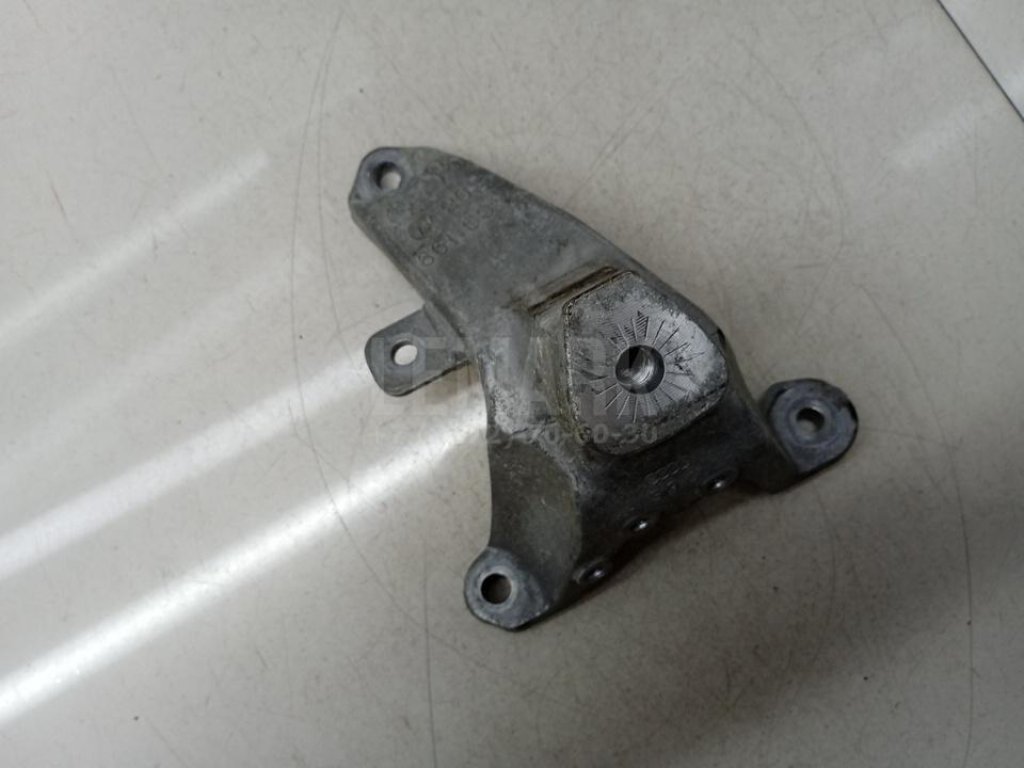 Кронштейн двигателя правый для  Audi A3 [8P1] 2003-2013