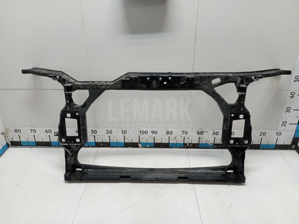 Панель передняя