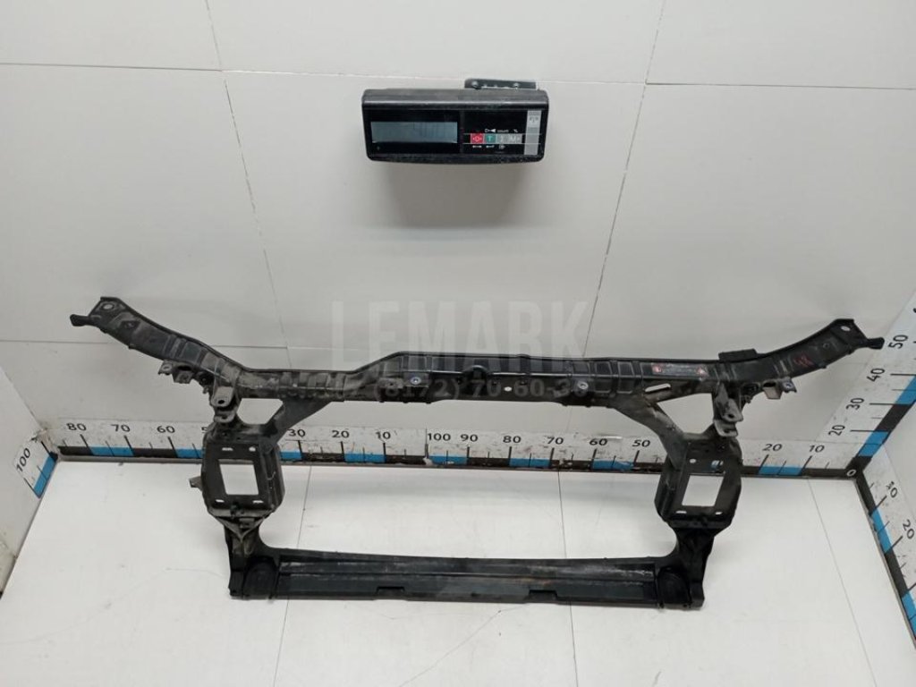 Панель передняя