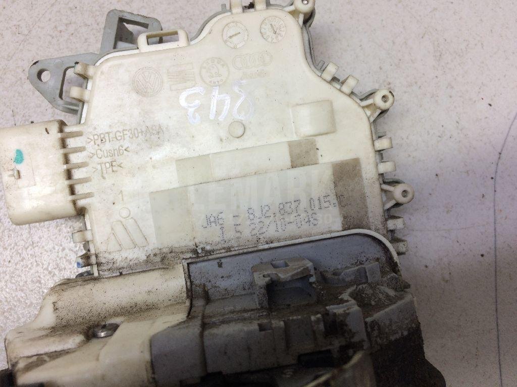 Замок двери передней левой