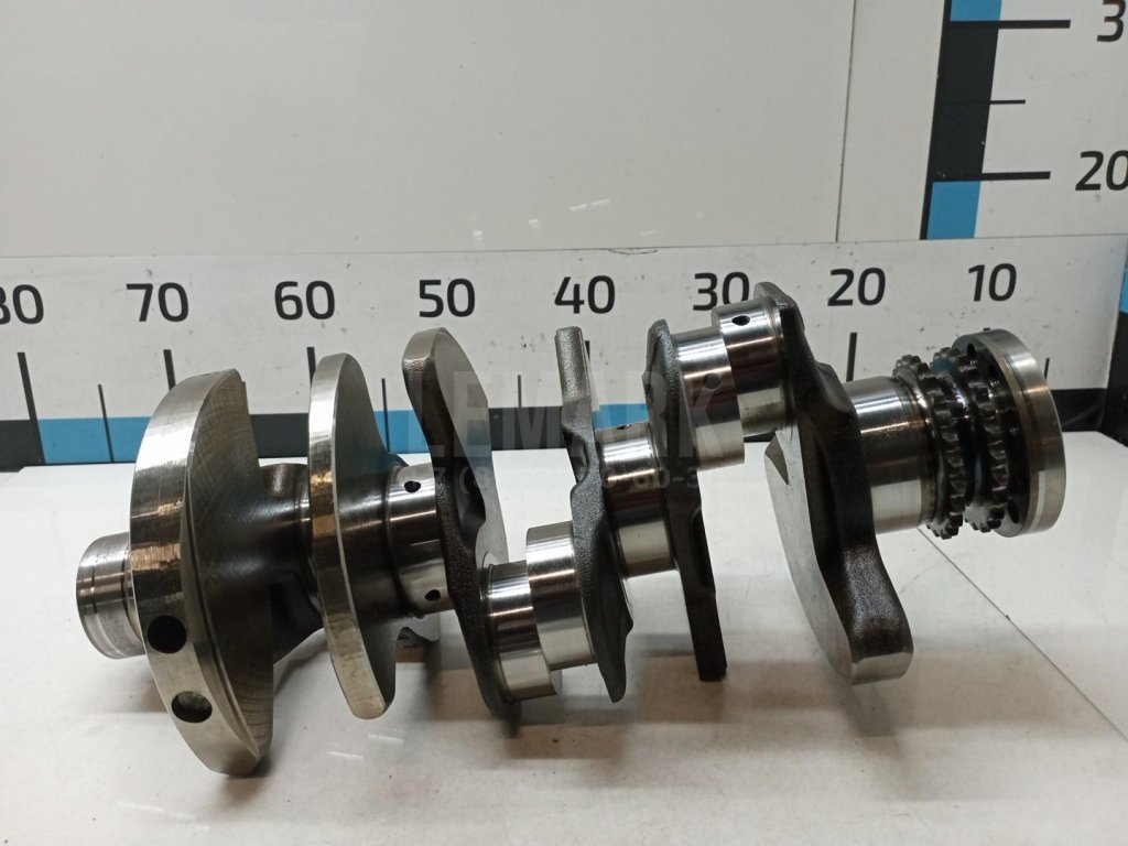 Коленвал для  Audi A4 [B9] 2015