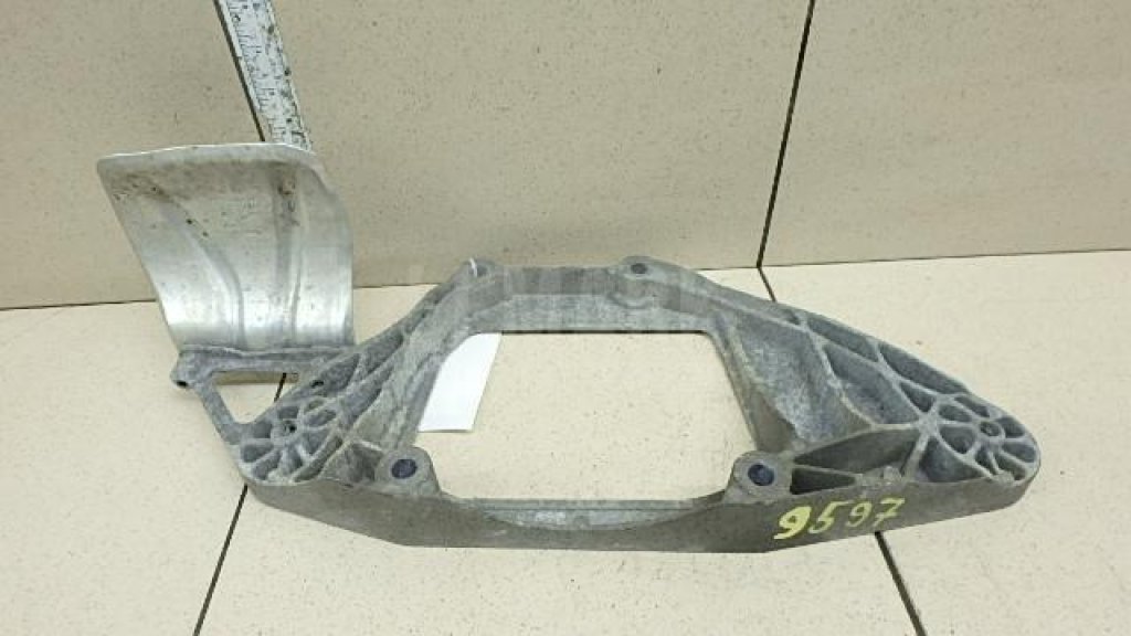 Кронштейн редуктора