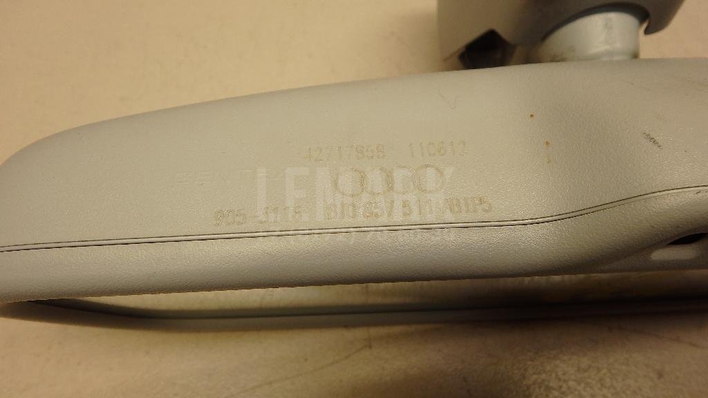 Зеркало заднего вида