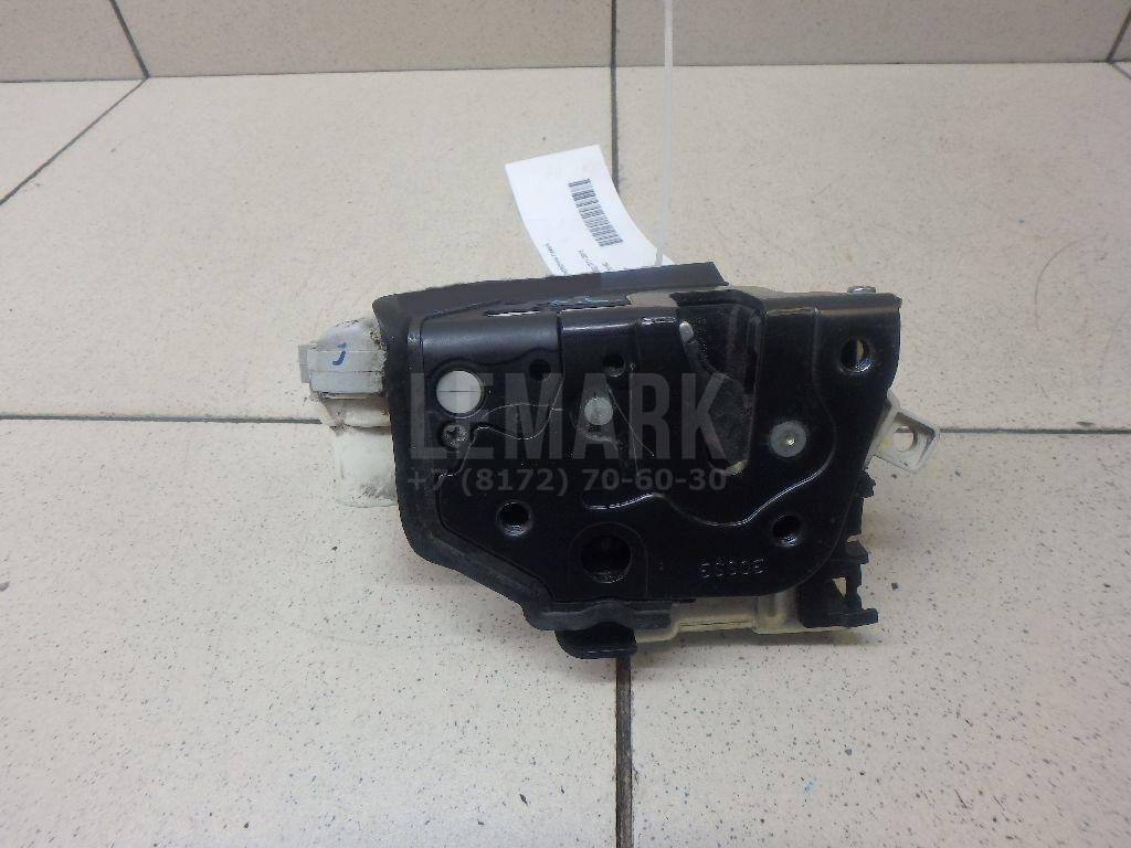 Замок двери передней левой