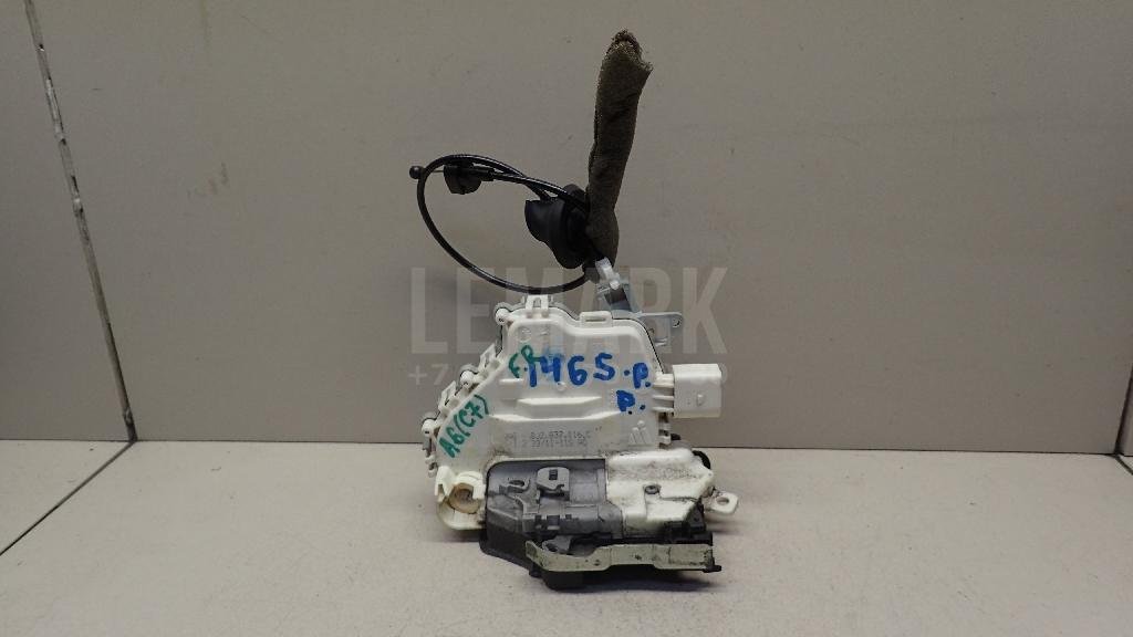 Замок двери передней правой