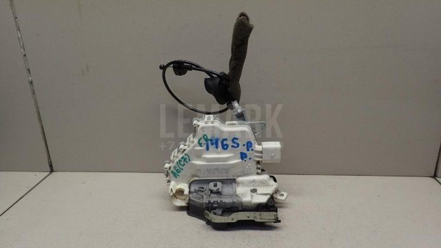 Замок двери передней правой