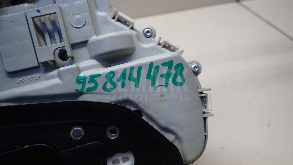 Замок двери передней правой