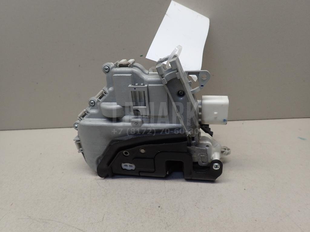 Замок двери передней левой