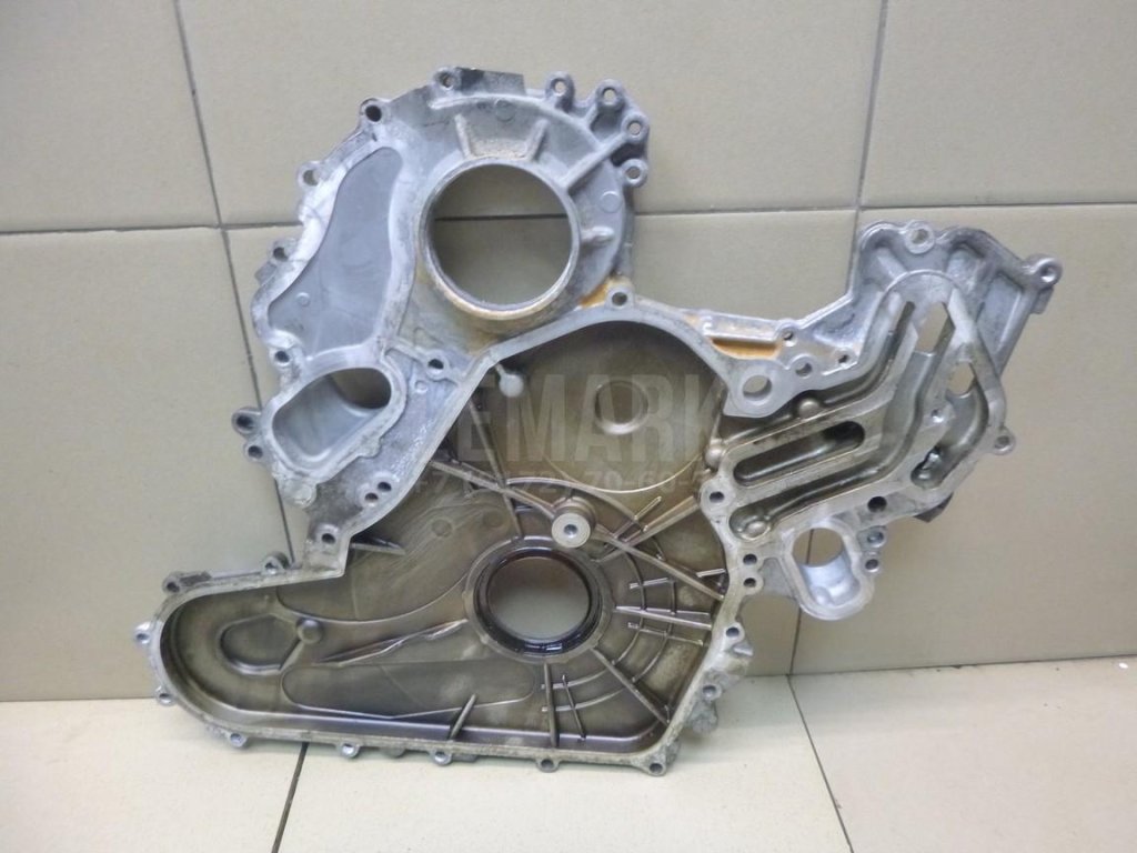 Крышка двигателя передняя