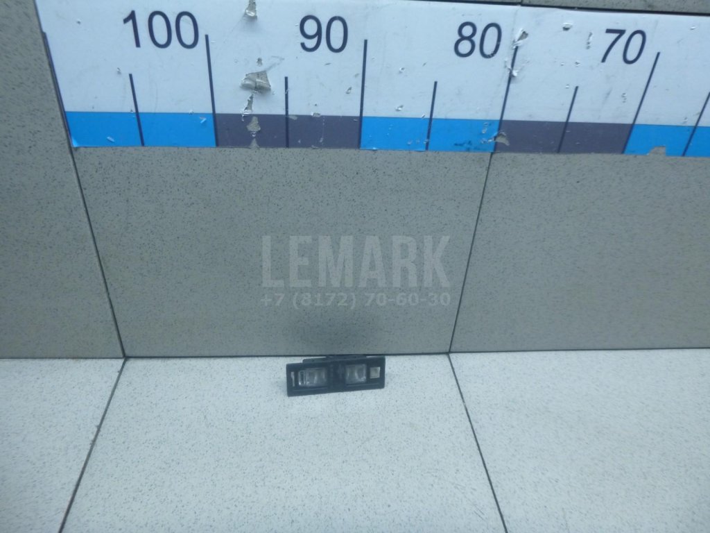 Фонарь подсветки номера