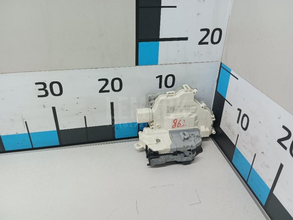 Замок двери задней левой