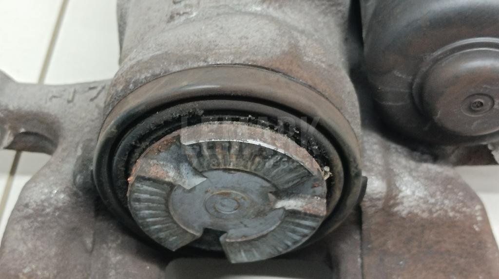 Суппорт тормозной задний правый