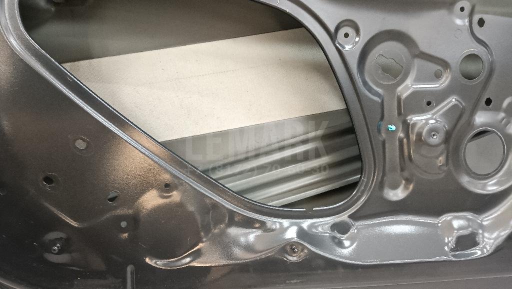 Дверь передняя левая