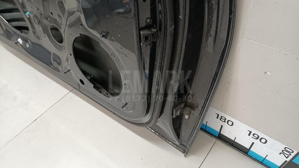 Дверь передняя левая