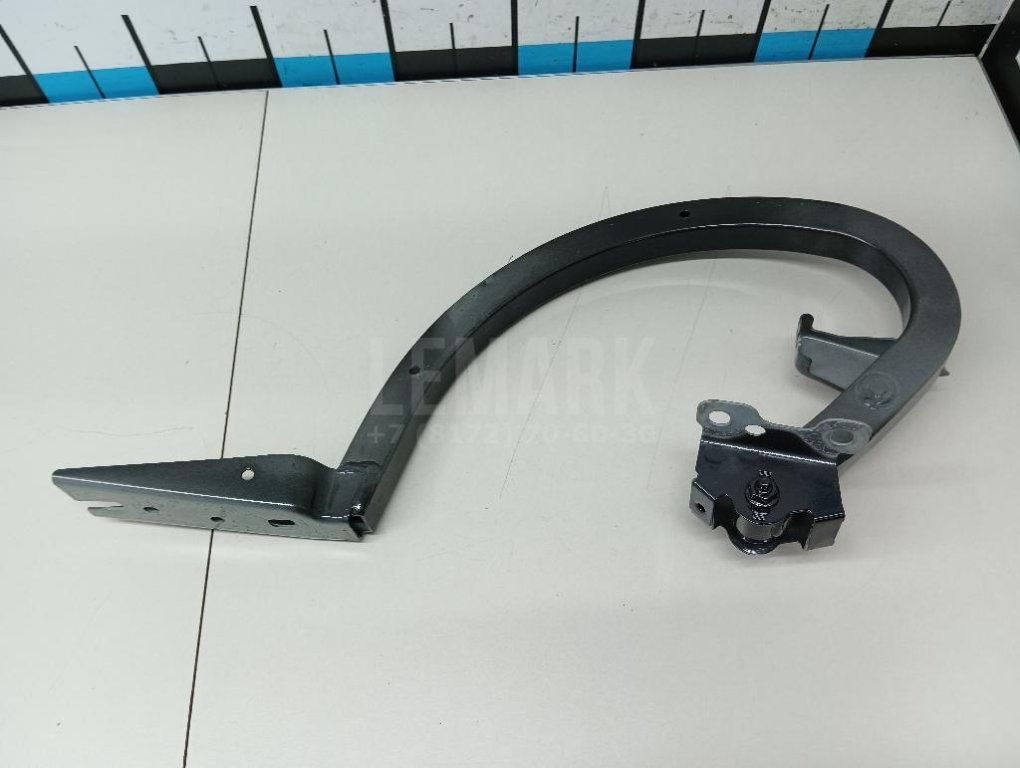 Петля крышки багажника