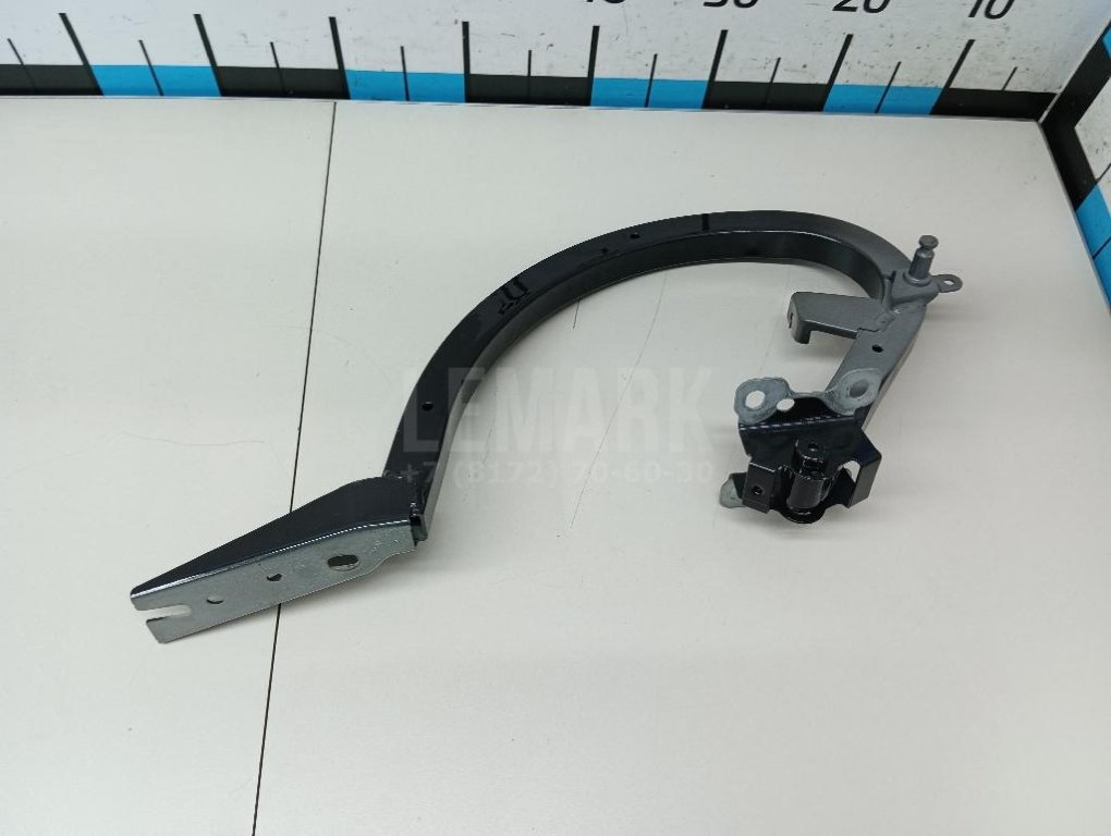 Петля крышки багажника