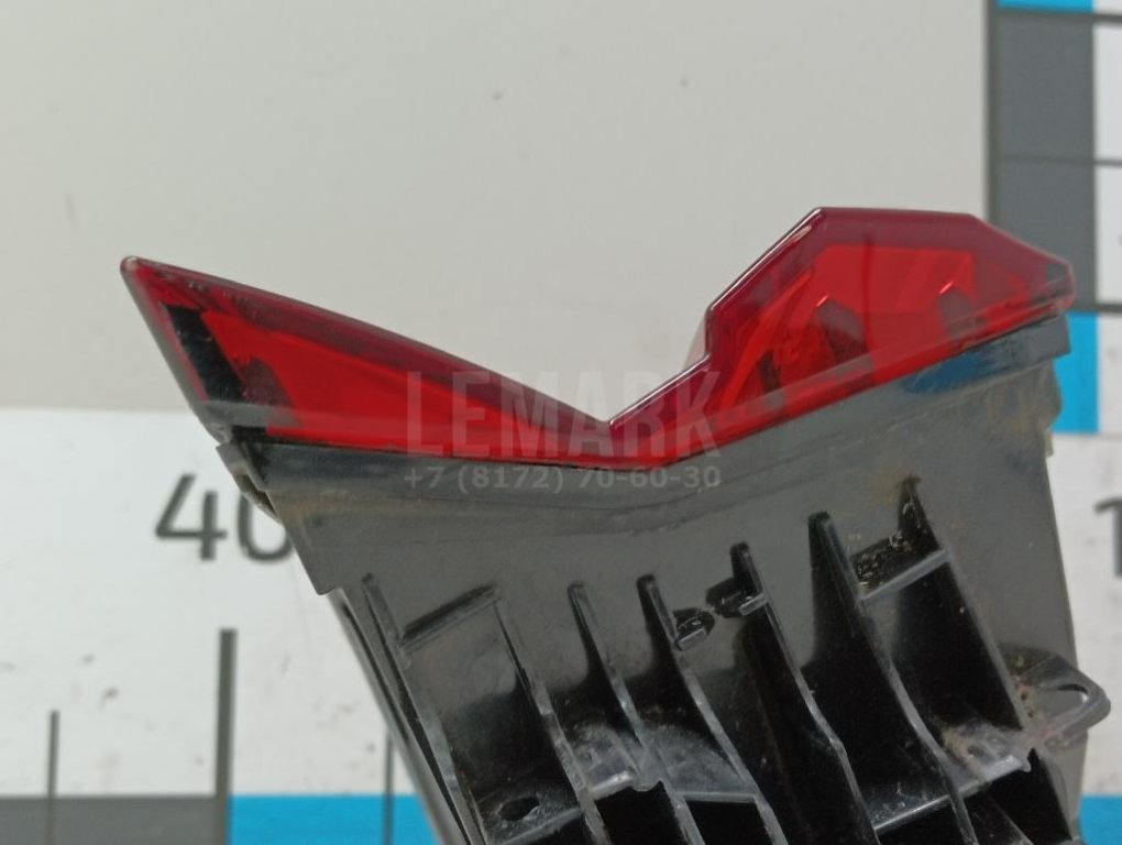 Фонарь задний наружный левый