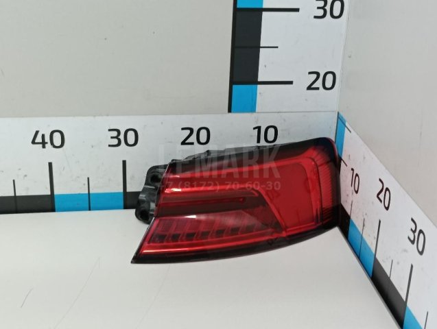 Фонарь задний наружный правый