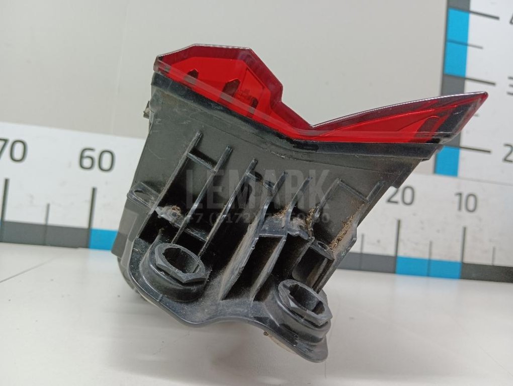 Фонарь задний наружный правый