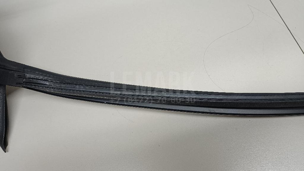 Уплотнитель стекла двери