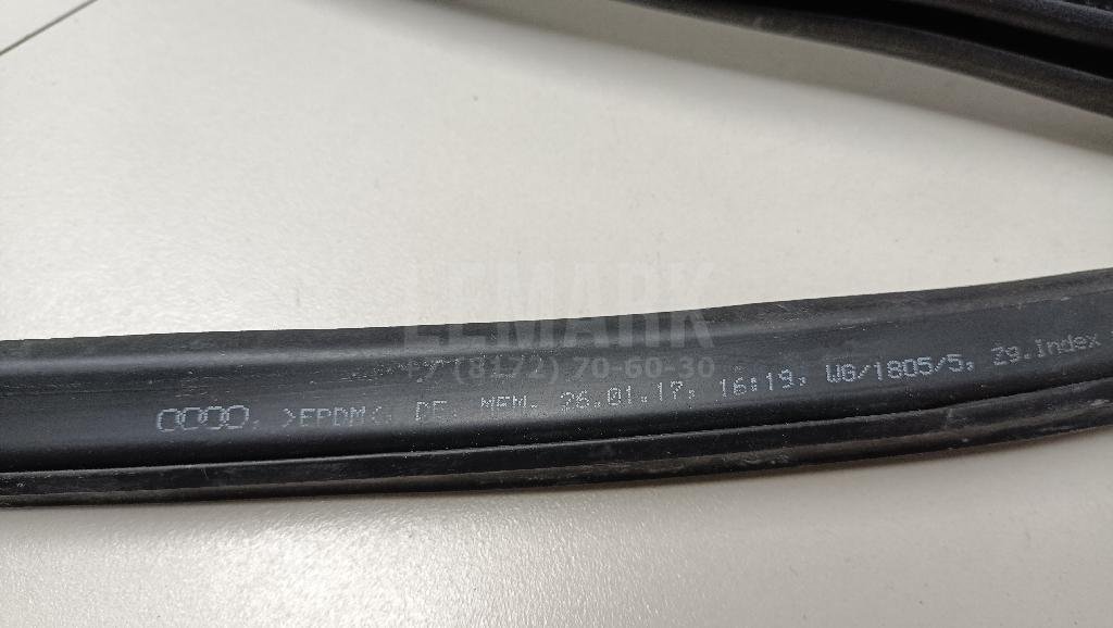 Уплотнитель стекла двери