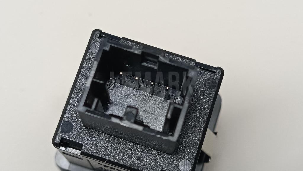 Кнопка аварийной сигнализации