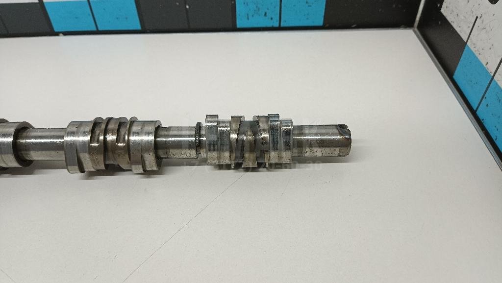 Распредвал впускной