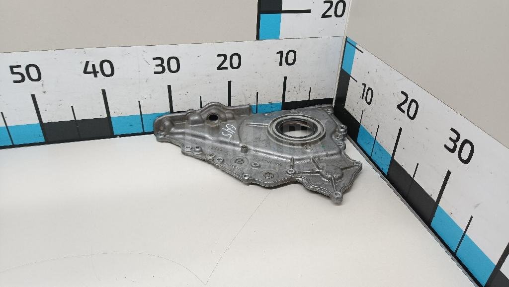 Крышка двигателя передняя