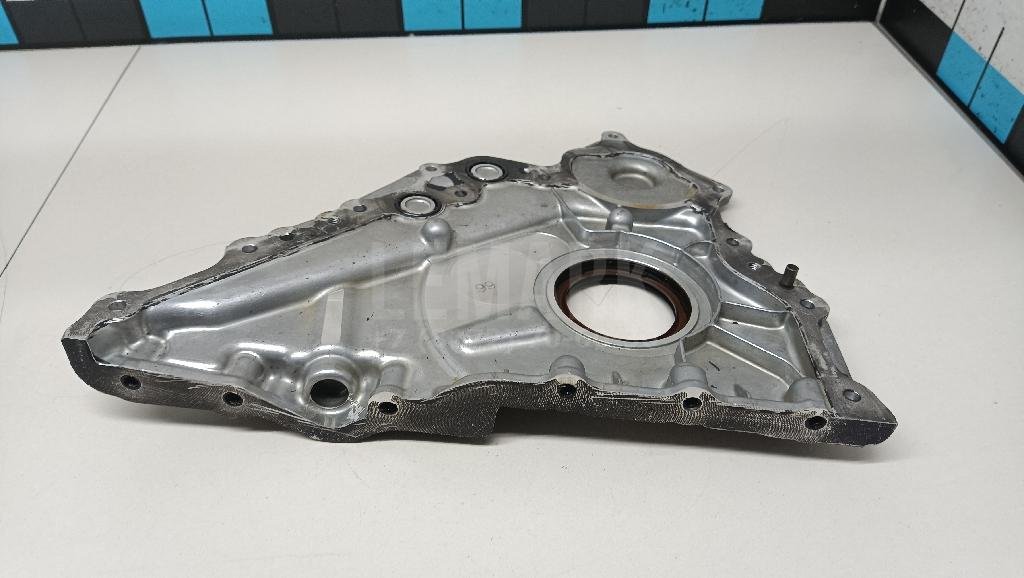 Крышка двигателя передняя