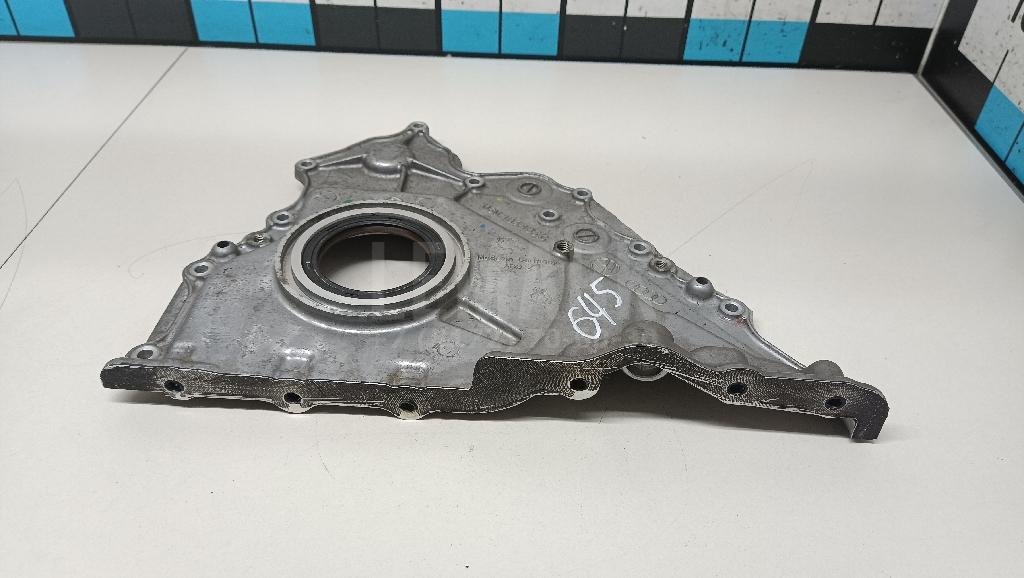 Крышка двигателя передняя