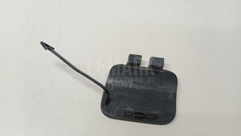 Заглушка буксировочного крюка