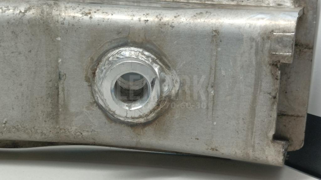 Усилитель переднего бампера