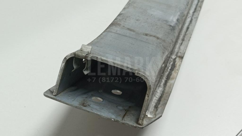 Усилитель переднего бампера