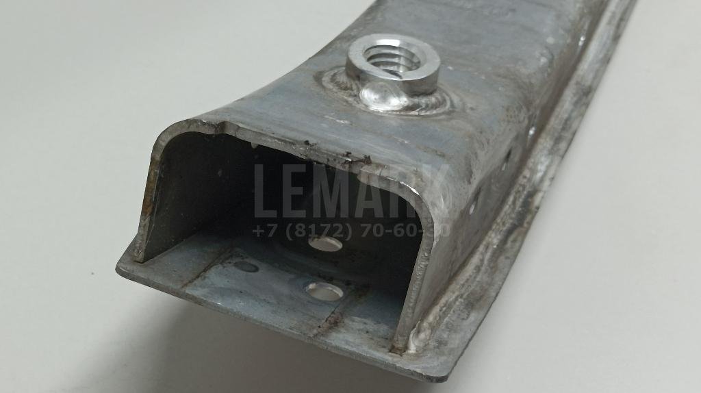 Усилитель переднего бампера