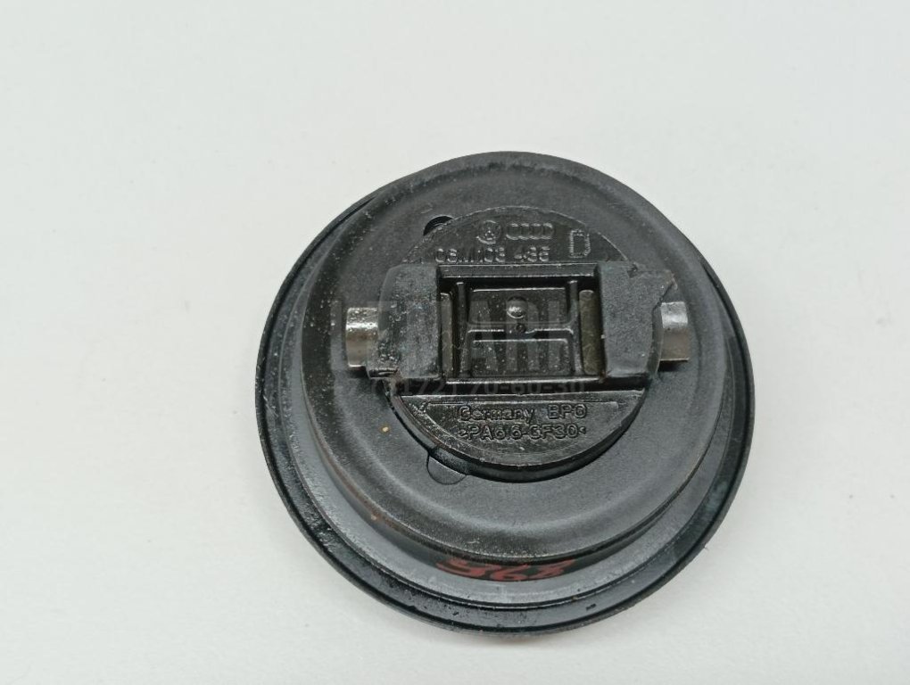 Крышка маслозаливной горловины