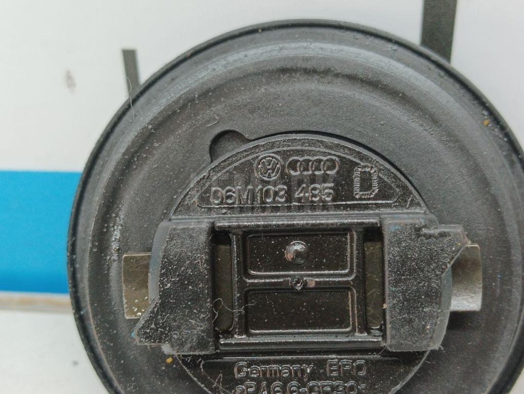 Крышка маслозаливной горловины