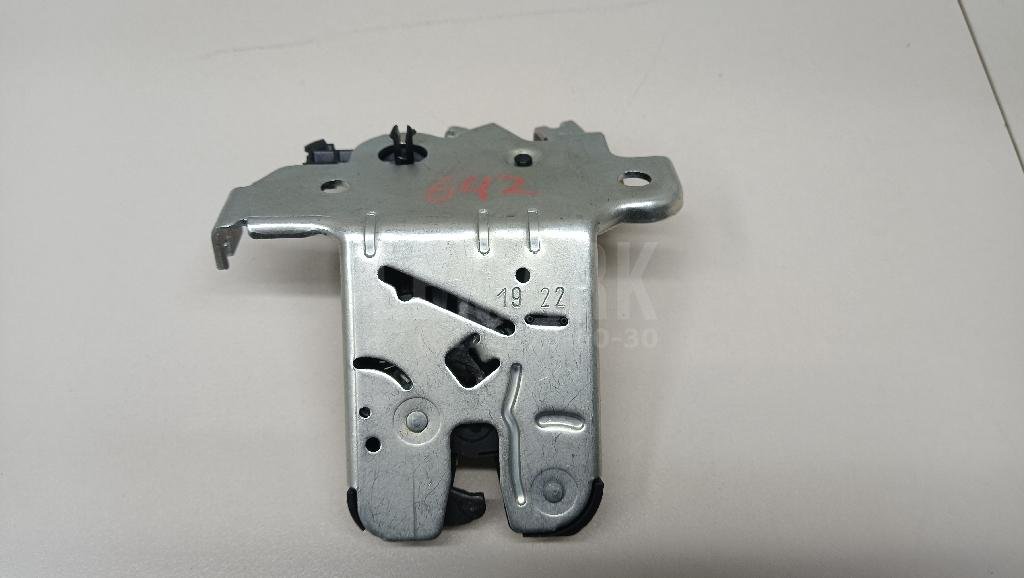 Замок багажника