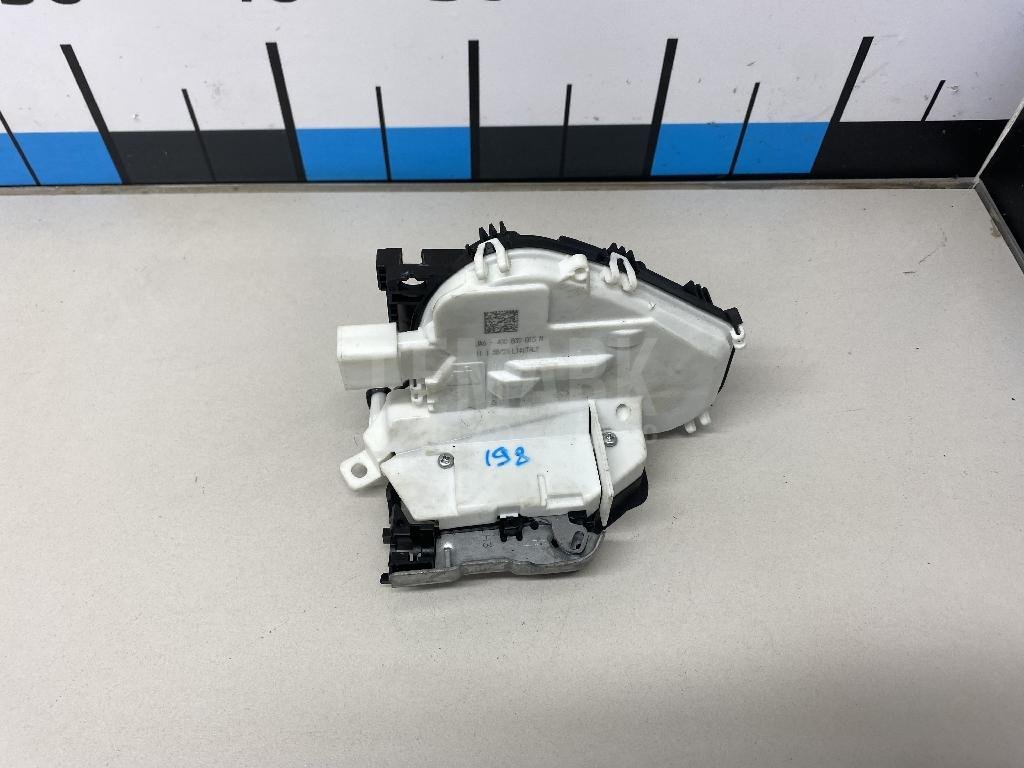 Замок двери задней левой