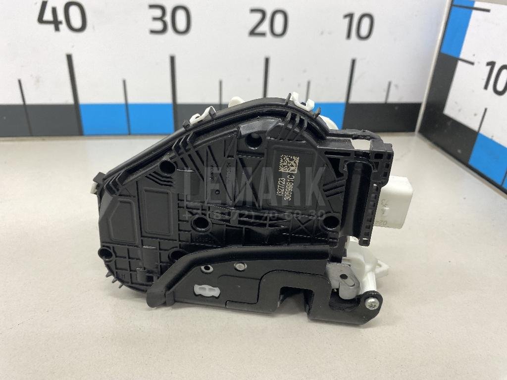 Замок двери задней левой