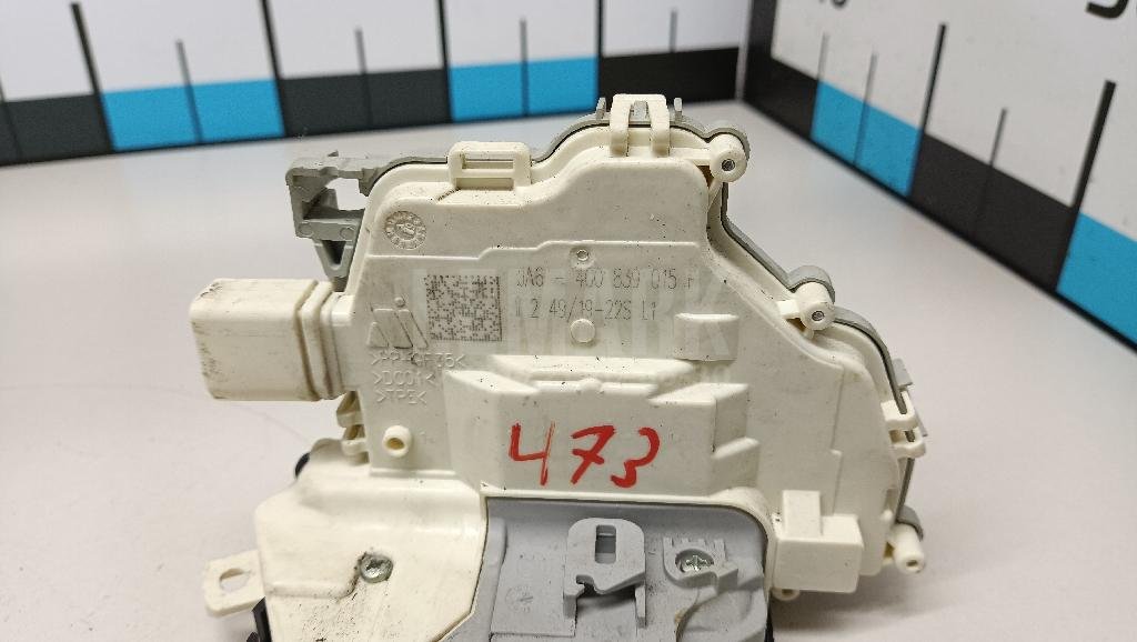 Замок двери задней левой