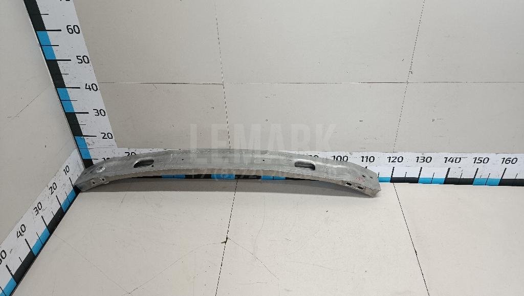 Усилитель переднего бампера