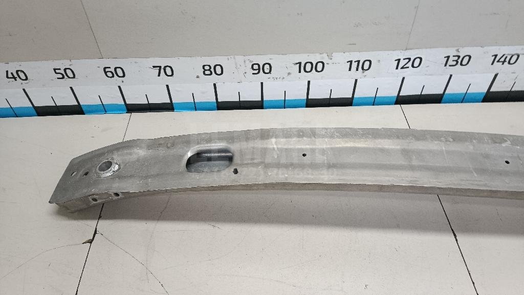 Усилитель переднего бампера