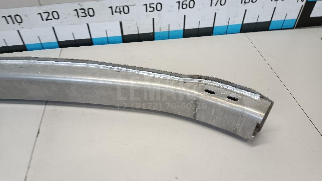 Усилитель переднего бампера