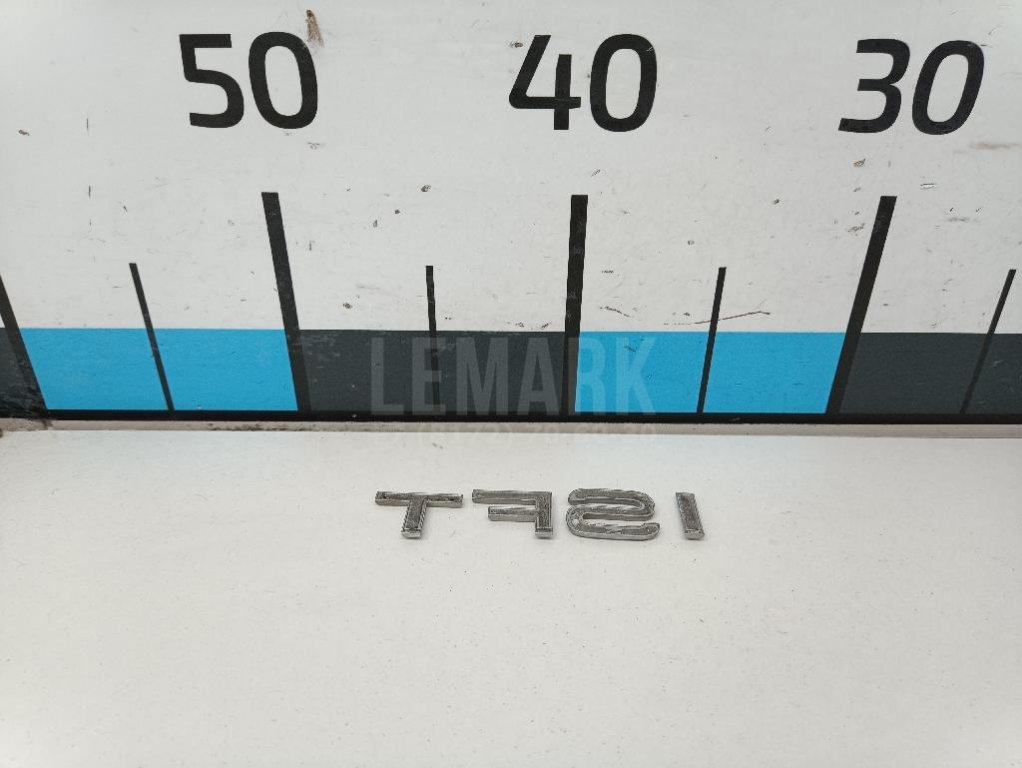 Эмблема на крышку багажника